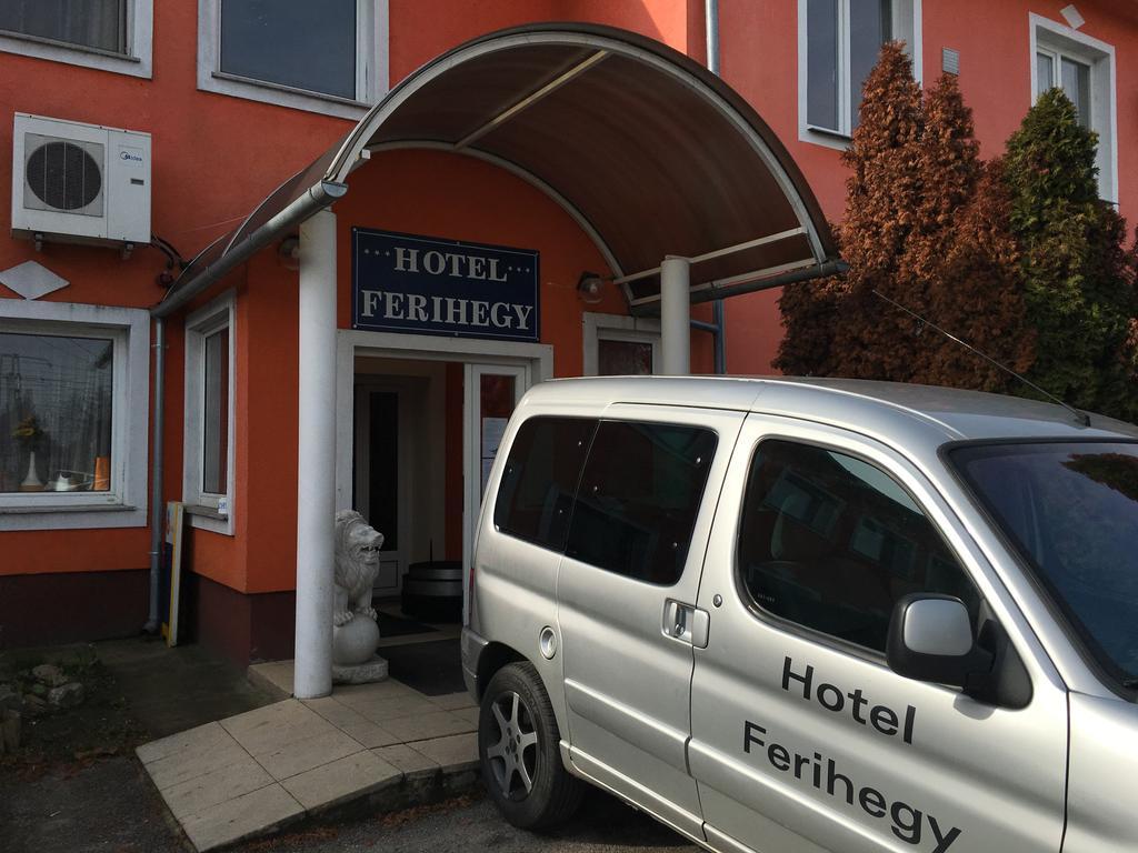 Hotel Ferihegy Vecsés Eksteriør bilde